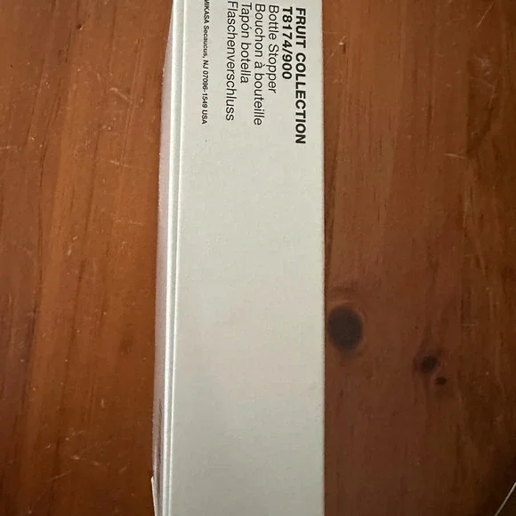 Wine Bottle Stopper. Mikasa Fruit collection Clear Glass Grape Classic Design - Picture 4 of 5